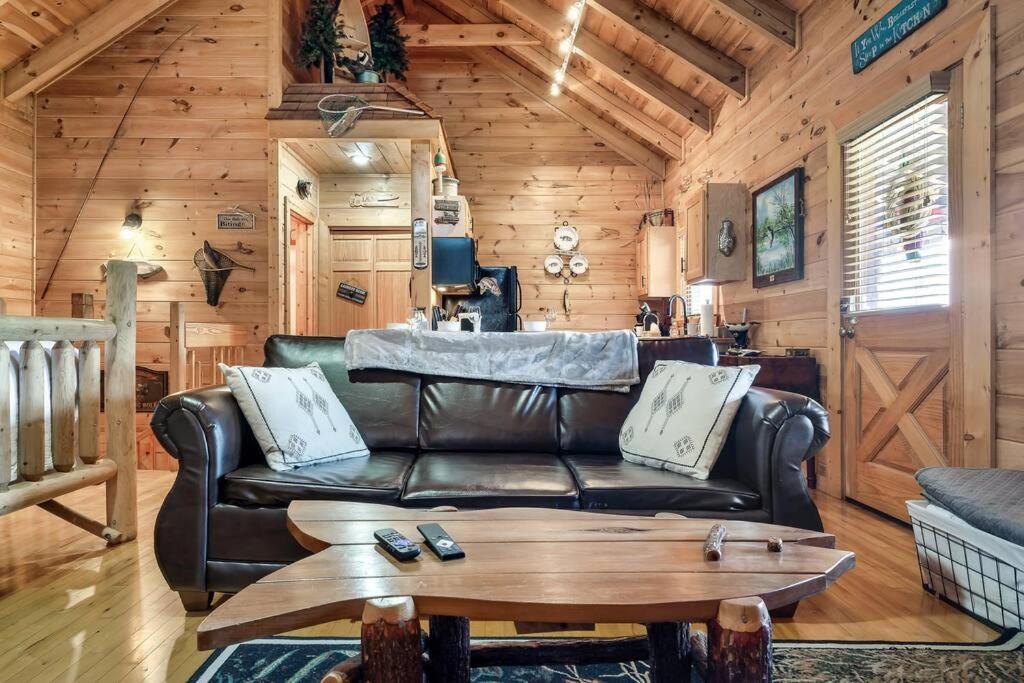 Вилла Spectacular Mtns Views With Private Hot Tub With Pool Table And Private Pond Севьервилл Экстерьер фото