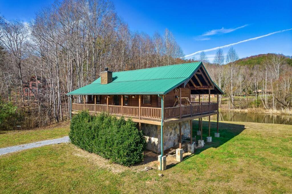 Вилла Spectacular Mtns Views With Private Hot Tub With Pool Table And Private Pond Севьервилл Экстерьер фото
