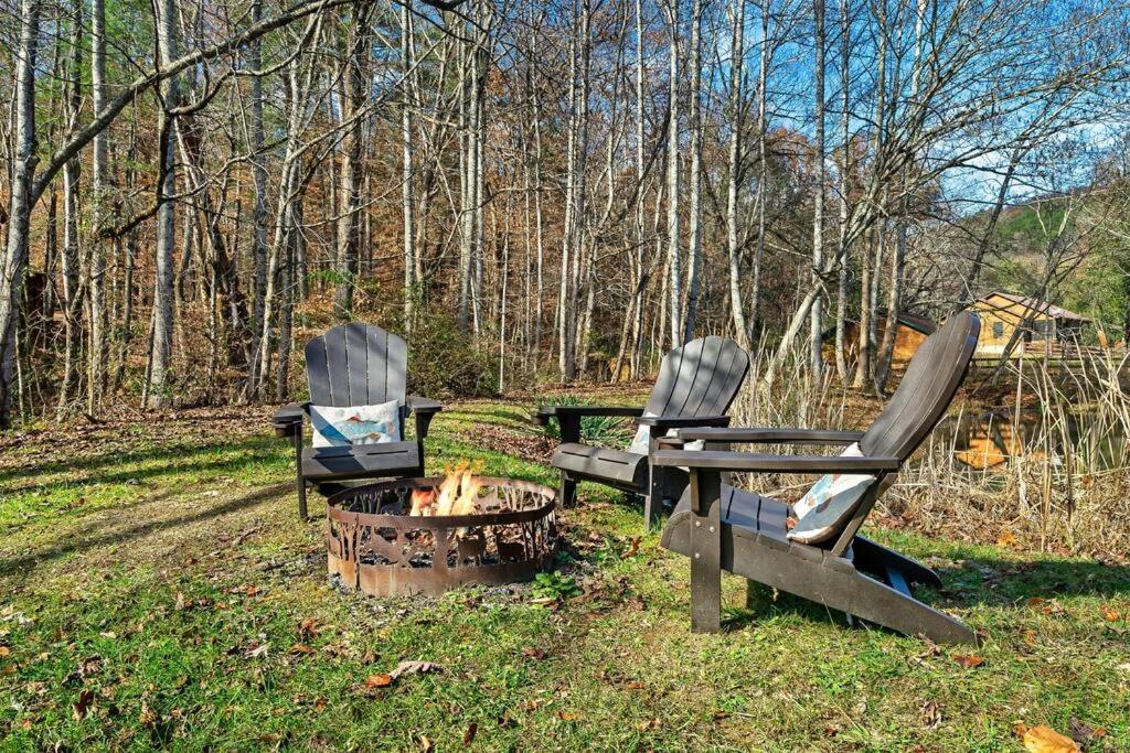 Вилла Spectacular Mtns Views With Private Hot Tub With Pool Table And Private Pond Севьервилл Экстерьер фото