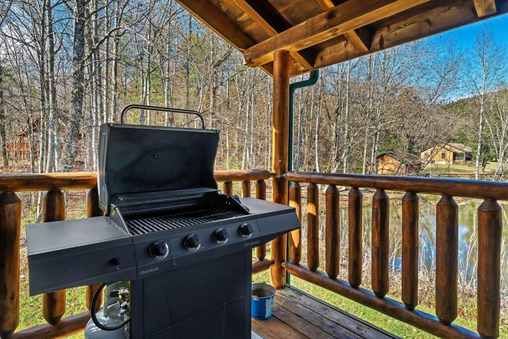 Вилла Spectacular Mtns Views With Private Hot Tub With Pool Table And Private Pond Севьервилл Экстерьер фото