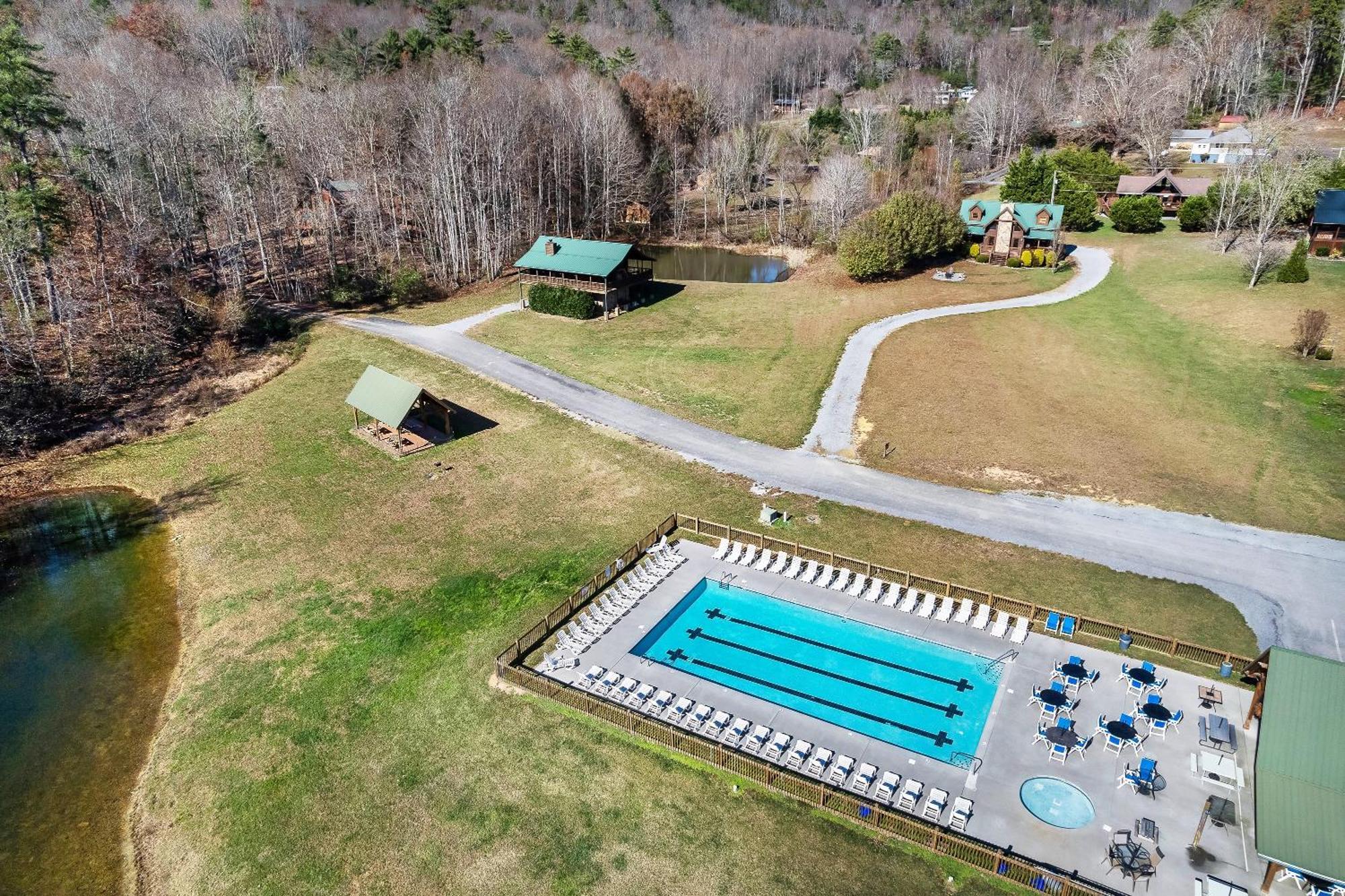 Вилла Spectacular Mtns Views With Private Hot Tub With Pool Table And Private Pond Севьервилл Экстерьер фото